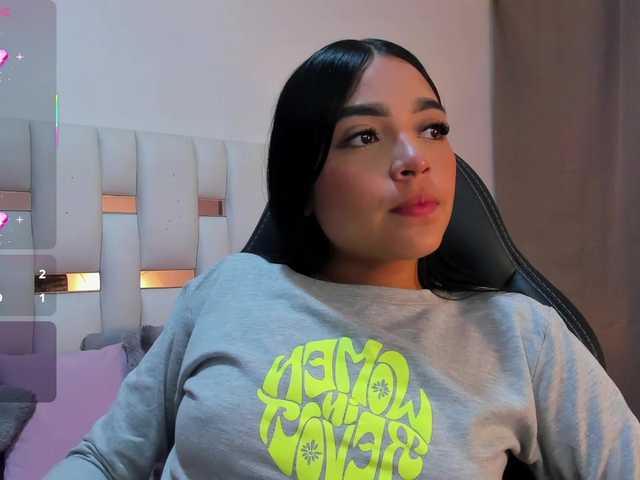 NauthyNahomi live cam on BongaCams