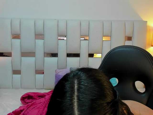 NauthyNahomi live cam on BongaCams