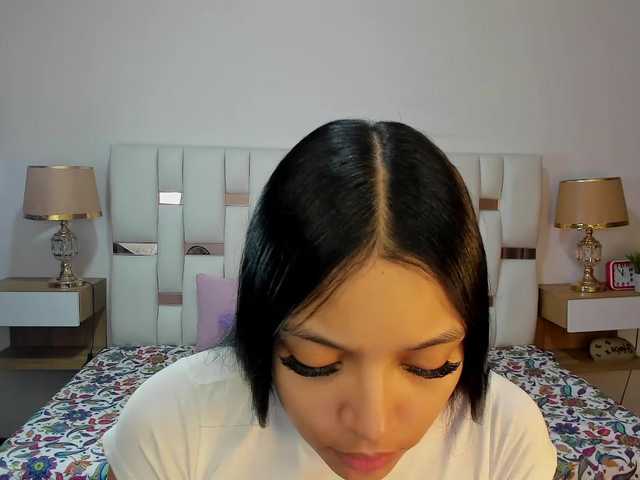 NauthyNahomi live cam on BongaCams