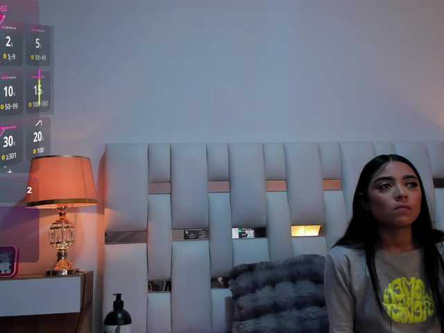 NauthyNahomi live cam on BongaCams