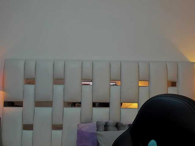 NauthyNahomi live cam on BongaCams
