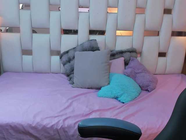 NauthyNahomi live cam on BongaCams