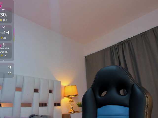 NauthyNahomi live cam on BongaCams