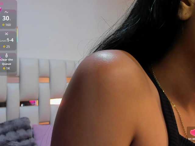 NauthyNahomi live webcam show