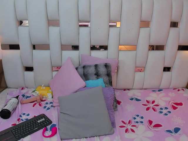 NauthyNahomi live cam on BongaCams