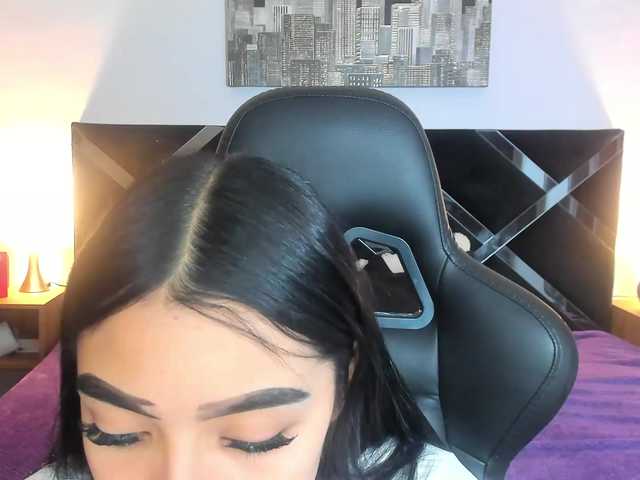 NauthyNahomi live cam on BongaCams