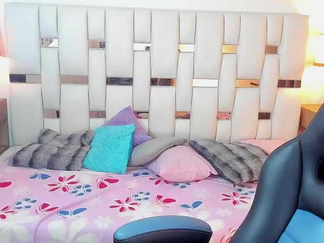 NauthyNahomi live cam on BongaCams