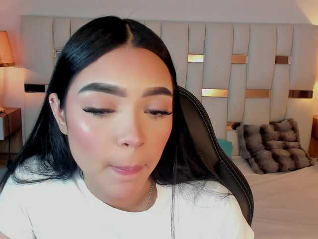 NauthyNahomi live cam on BongaCams