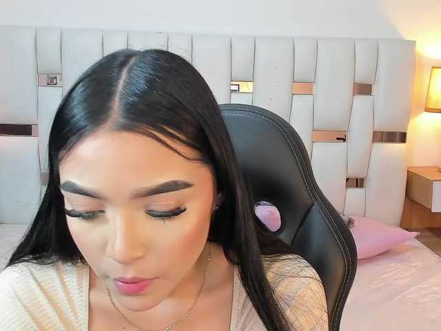NauthyNahomi live cam on BongaCams