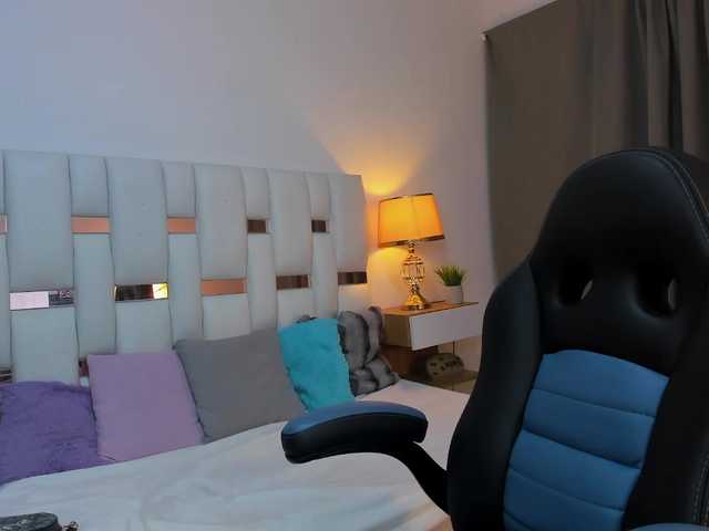NauthyNahomi live cam on BongaCams