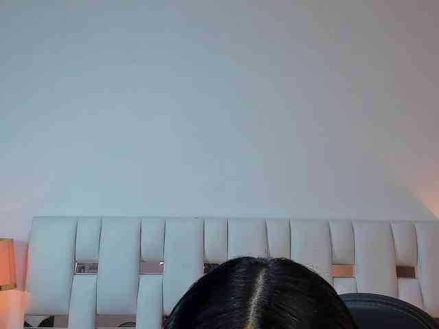 NauthyNahomi webcam