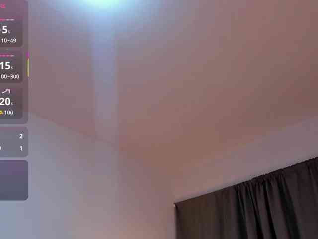 NauthyNahomi webcam