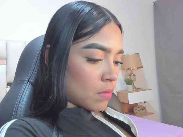 NauthyNahomi Live Webcam on BongaCams
