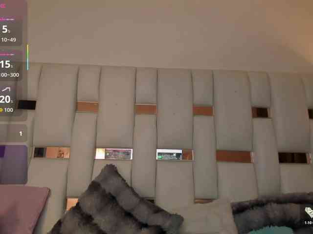 NauthyNahomi webcam