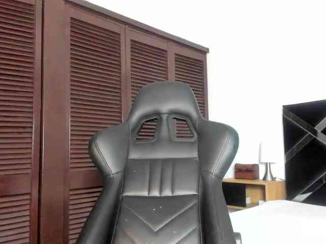 NauthyNahomi webcam