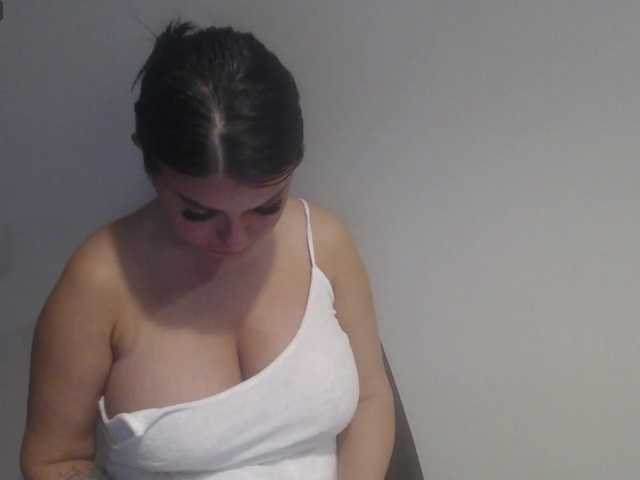 rosemaryy live cam on BongaCams