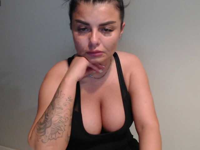 rosemaryy live cam on BongaCams