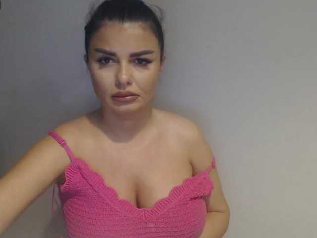 rosemaryy live cam on BongaCams