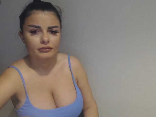 rosemaryy live cam on BongaCams