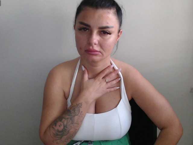 rosemaryy live cam on BongaCams