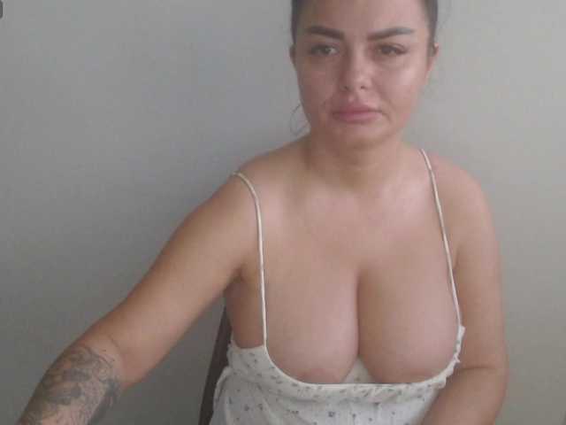 rosemaryy live cam on BongaCams