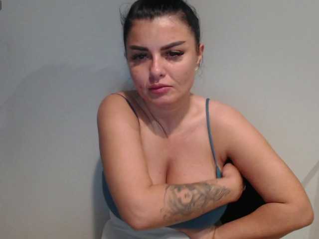 rosemaryy live cam on BongaCams