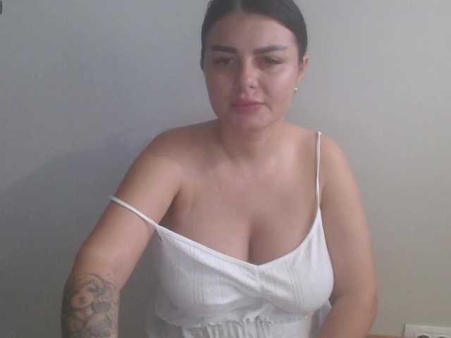 rosemaryy live cam on BongaCams
