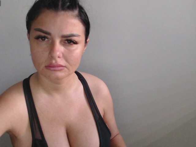 rosemaryy — live female cam