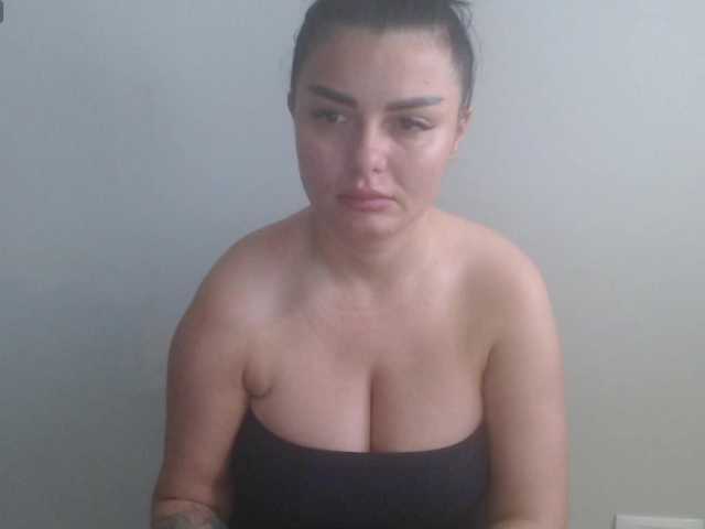 rosemaryy live cam on BongaCams
