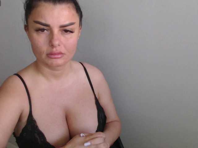 rosemaryy live cam on BongaCams
