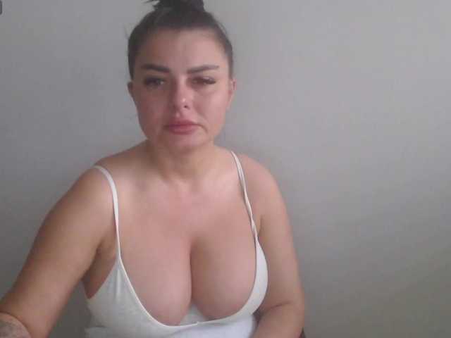 rosemaryy live cam on BongaCams