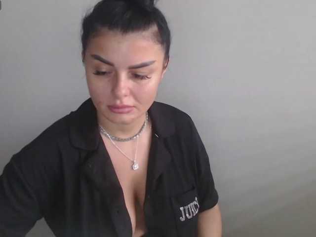 rosemaryy, live now on BongaCams