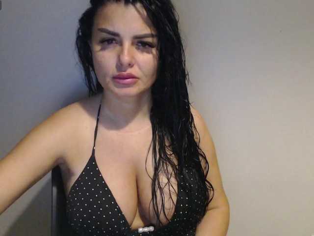 rosemaryy — live female cam