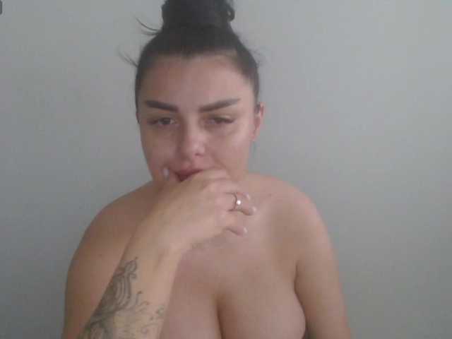 rosemaryy live cam on BongaCams