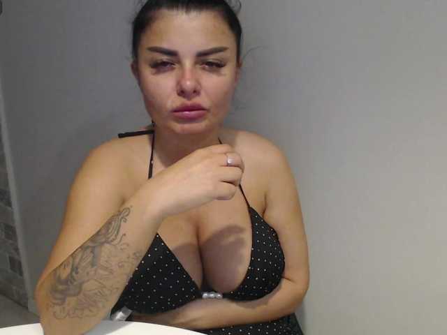 rosemaryy live cam on BongaCams