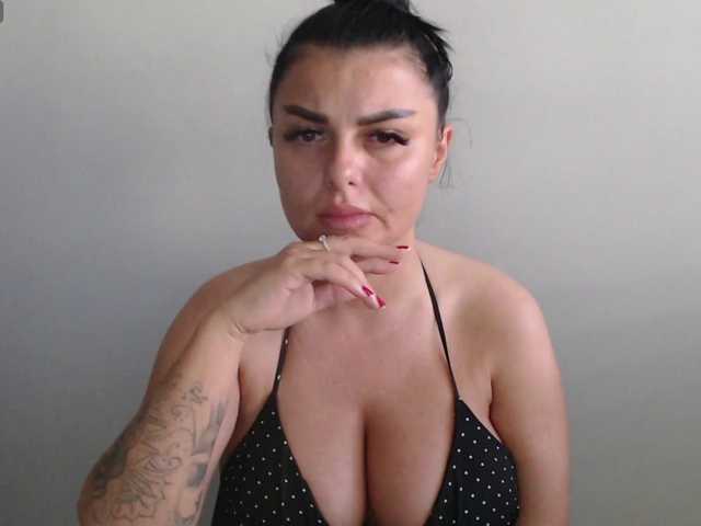 rosemaryy live cam on BongaCams