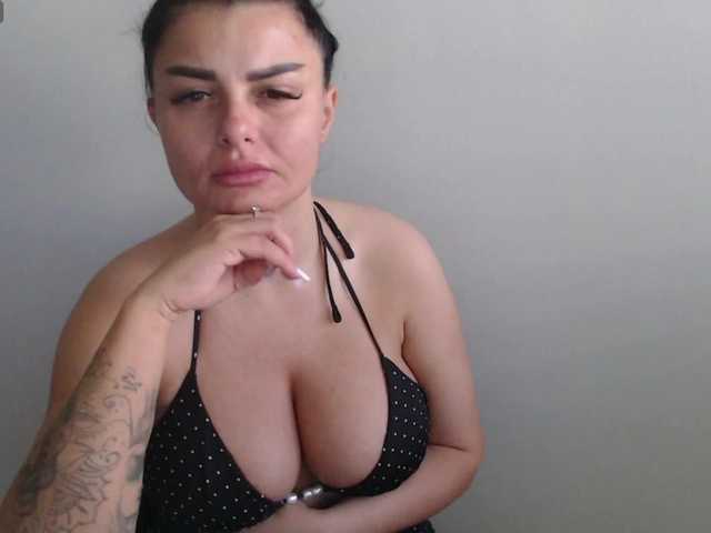 rosemaryy live cam on BongaCams