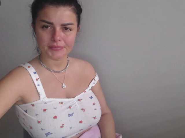 rosemaryy, live now on BongaCams