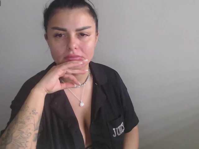 rosemaryy, en directo ahora en BongaCams