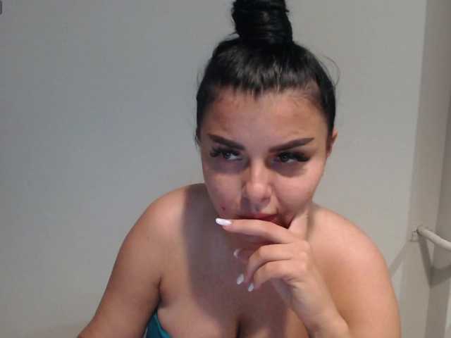 rosemaryy live cam on BongaCams