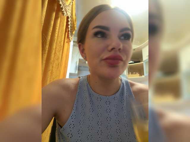 Alissa2 live webcam show