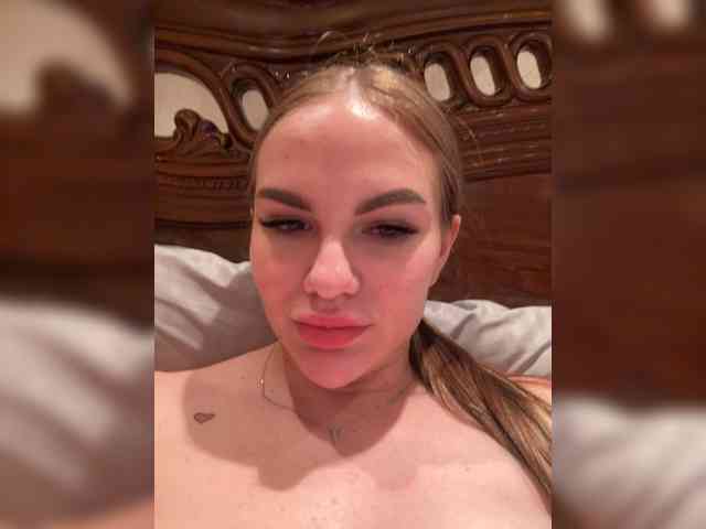 Alissa2 Live Webcam on BongaCams