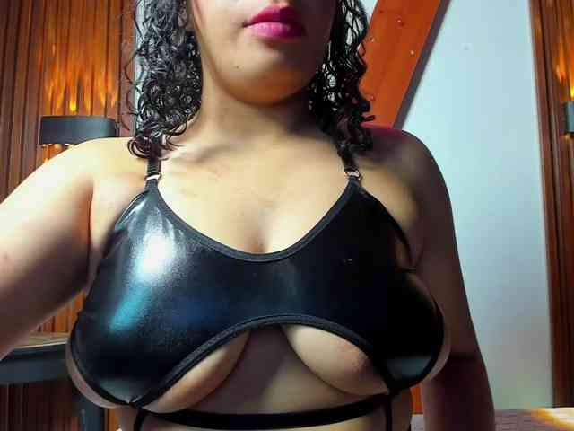 scarletqueenbj webcam