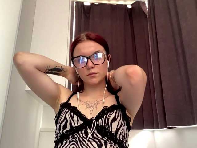 GeneviveRozman live cam on BongaCams
