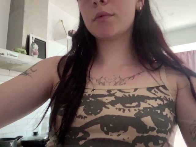 GeneviveRozman live cam on BongaCams