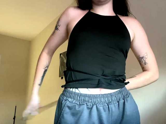 GeneviveRozman live cam on BongaCams