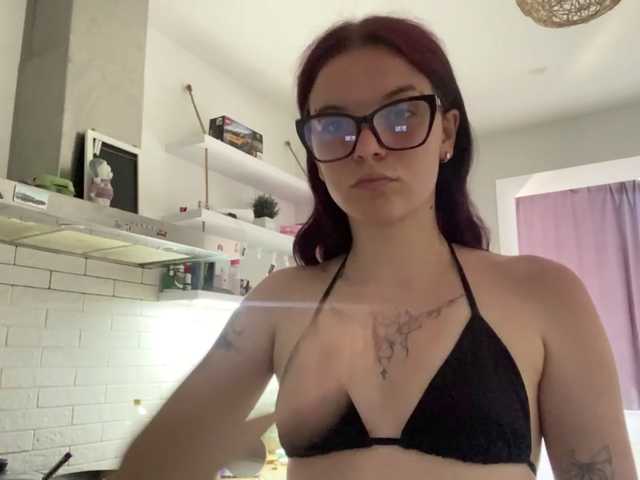 GeneviveRozman live cam on BongaCams