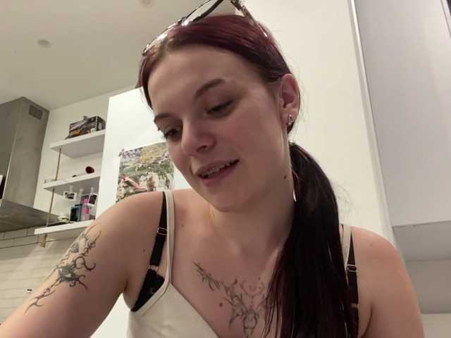 GeneviveRozman live cam on UnifiedCams