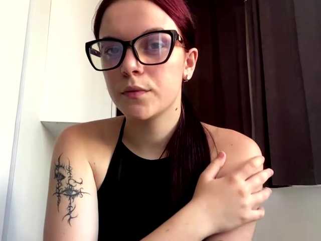 GeneviveRozman live cam on BongaCams