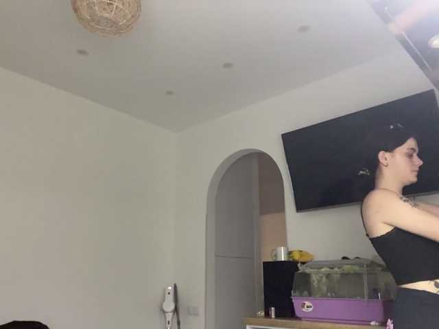 GeneviveRozman live cam on BongaCams